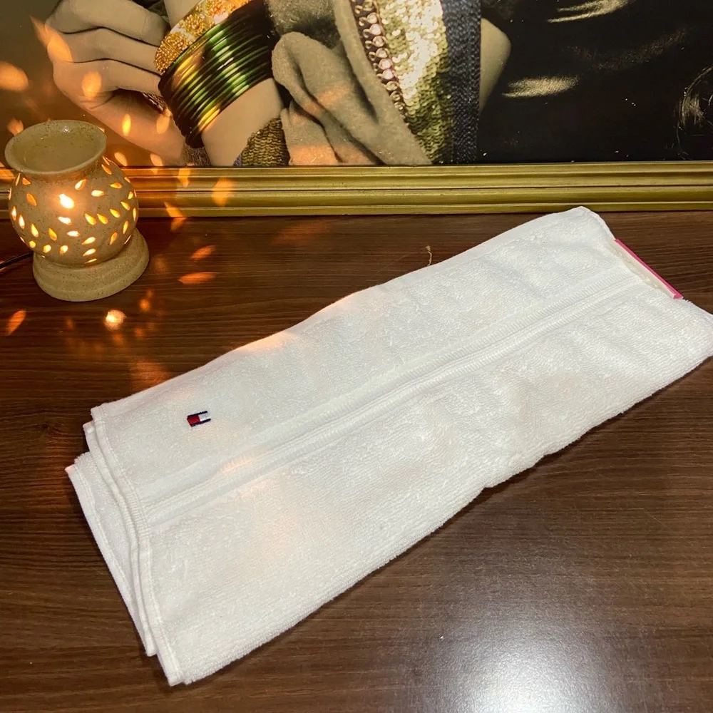 Tommy Hilfiger Face / Hand Towel - Picture 4 of 5
